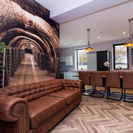 Bootique House - Luxury Group Accommodation In Wakefield Eksteriør billede